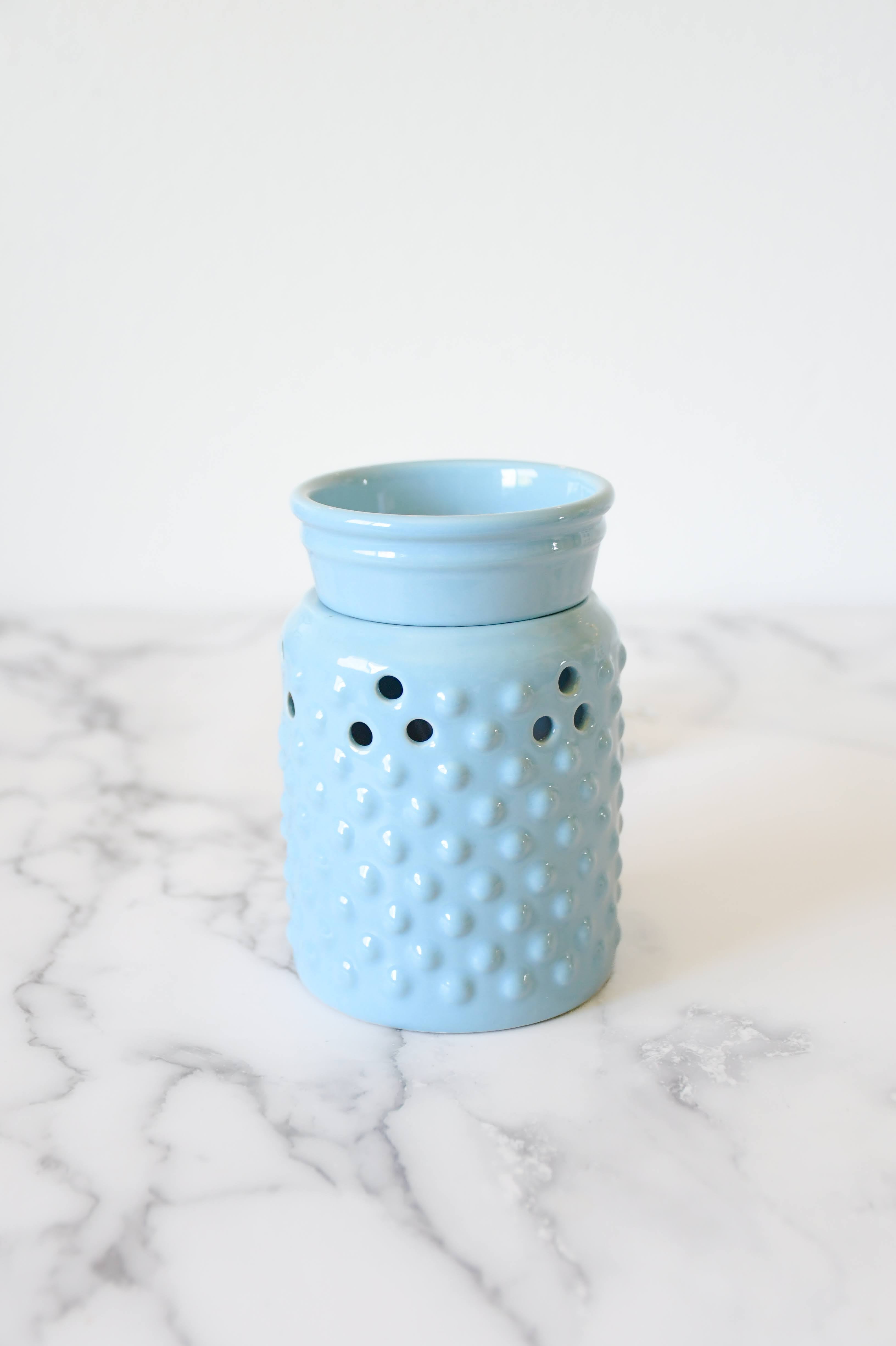 Hobnail Sky Blue Midsize Wax Warmer