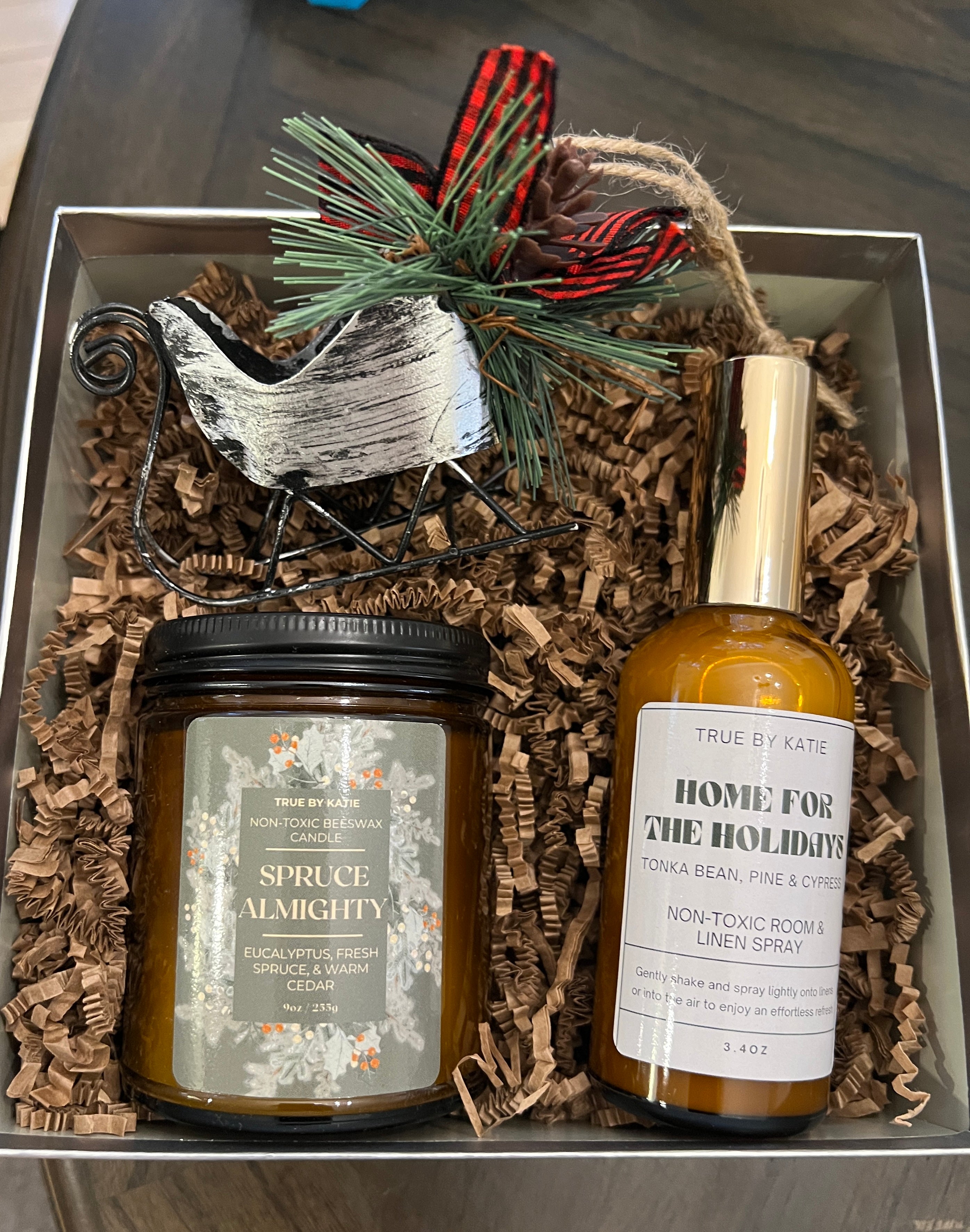 Everyday Sleigh Holiday Gift Box